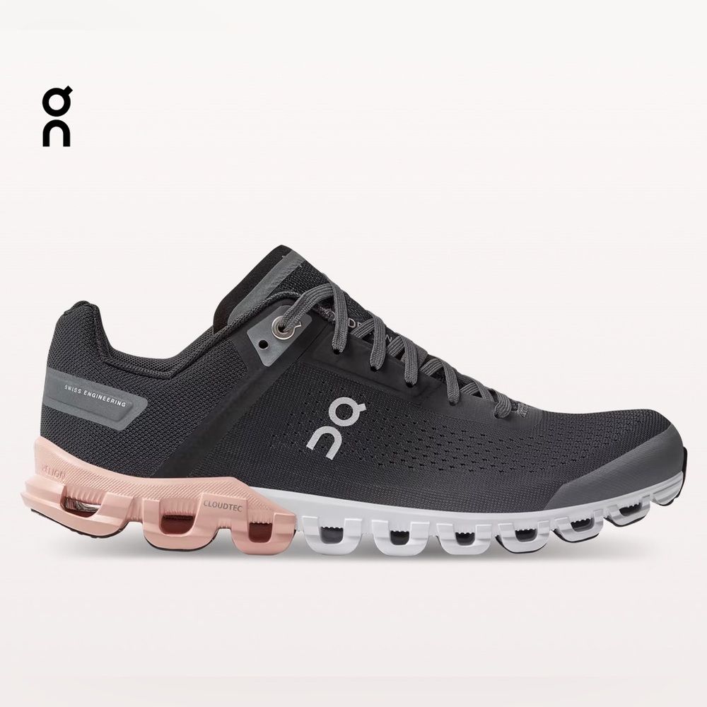 ON CLOUD On Flow Sneaker